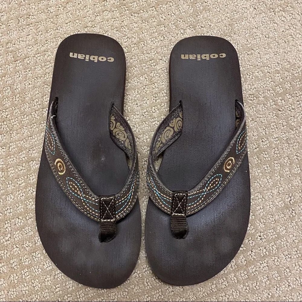 Cobain Brown Flip Flops w/ Turquoise Embroidery - Picture 2 of 7